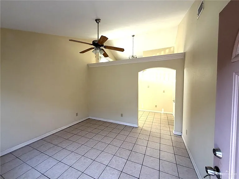 1811 Aruba Dr — Photo 6