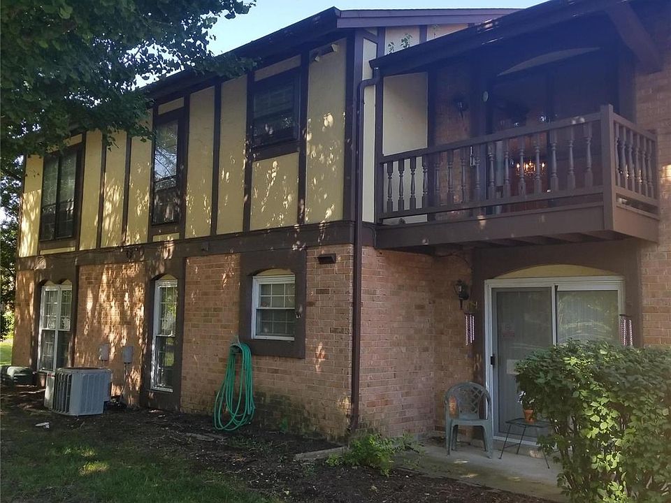 1st image of 647 Rosetta Dr APT E