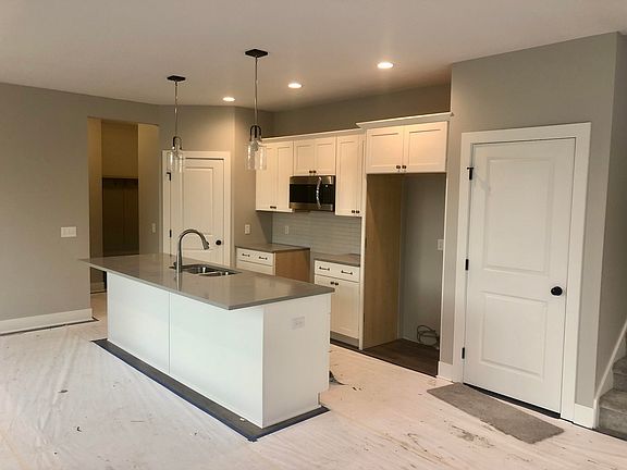 5th image of 9465 Fields Dr