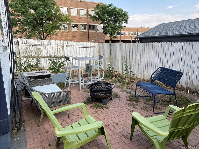 64 W Irvington Pl — Photo 6