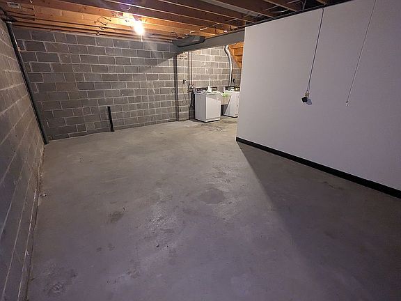 5th image of 704 Canterbury Dr