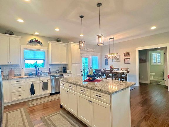 5th image of 311 Autumn Hills Dr