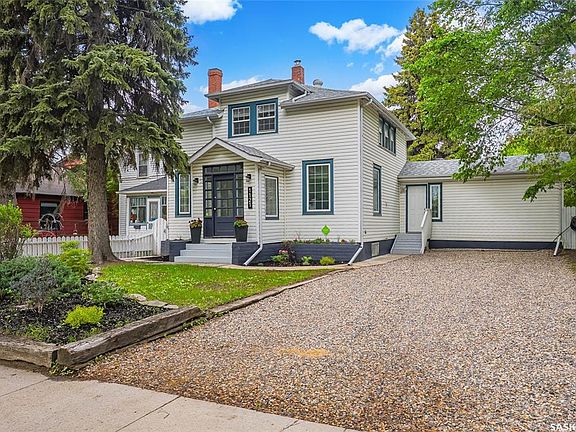2nd image of 1121 B AVENUE N