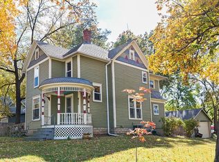 821 Chapel St, Baldwin City, KS 66006