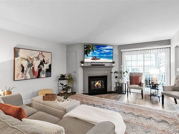 4th image of 1095 Youngs Rd APT C