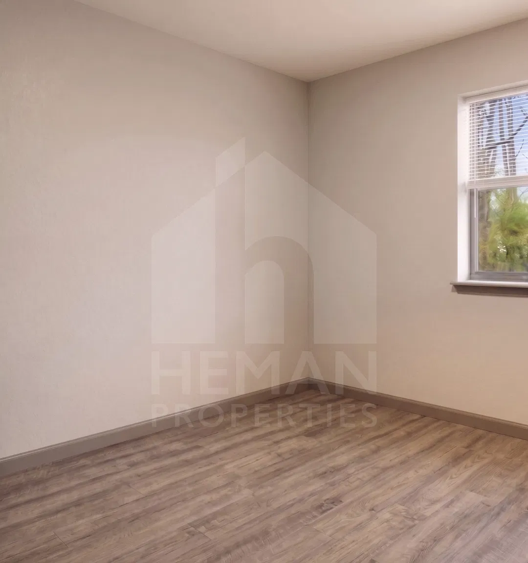 408 W Cale St — Photo 3