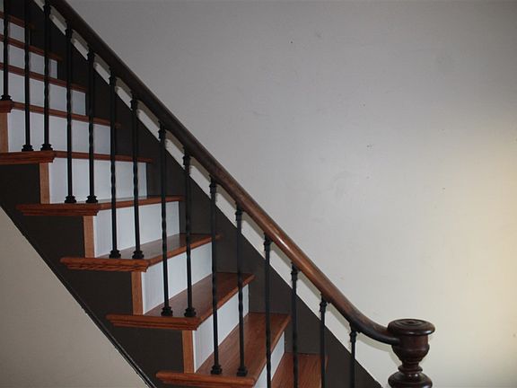 2nd image of 511 Pleasant Ave
