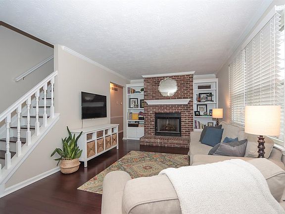 3rd image of 3556 Larkspur Ave