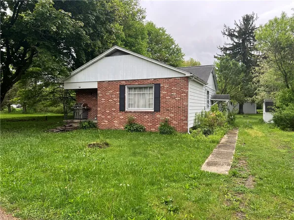 209 Walker St, Harrisville, PA 16038