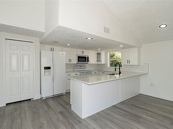 4th image of 7225 Brannan Dr