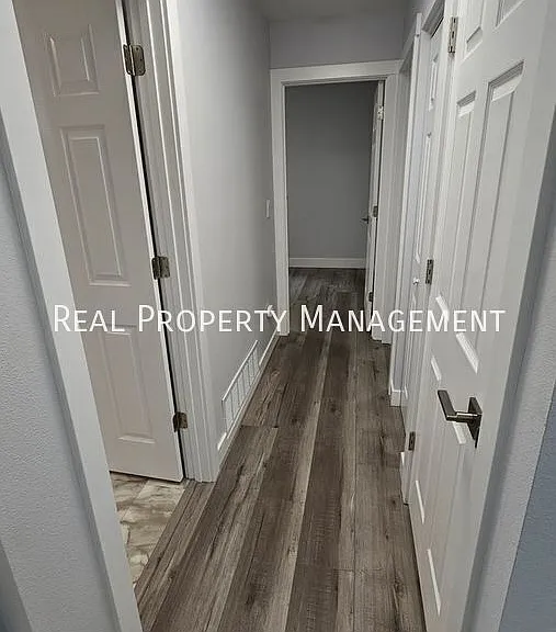 4031 Lunar Dr #B — Photo 17
