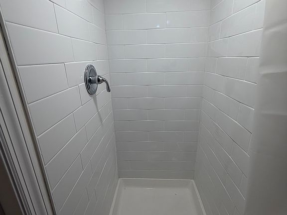4th image of 816 E Jeffrey St #B