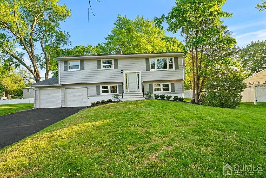 1448 Fela Ave photo 1