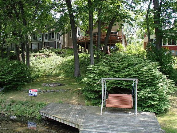 5th image of 346 Carpenter Dr