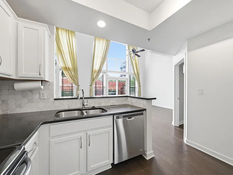200 S Dawson St — Photo 11