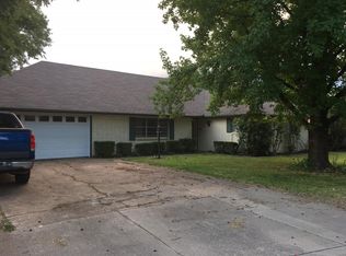 1150 E Rolling Hills Dr, Fayetteville, AR 72703