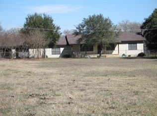 1861 E Davis Ct, Seguin, TX 78648