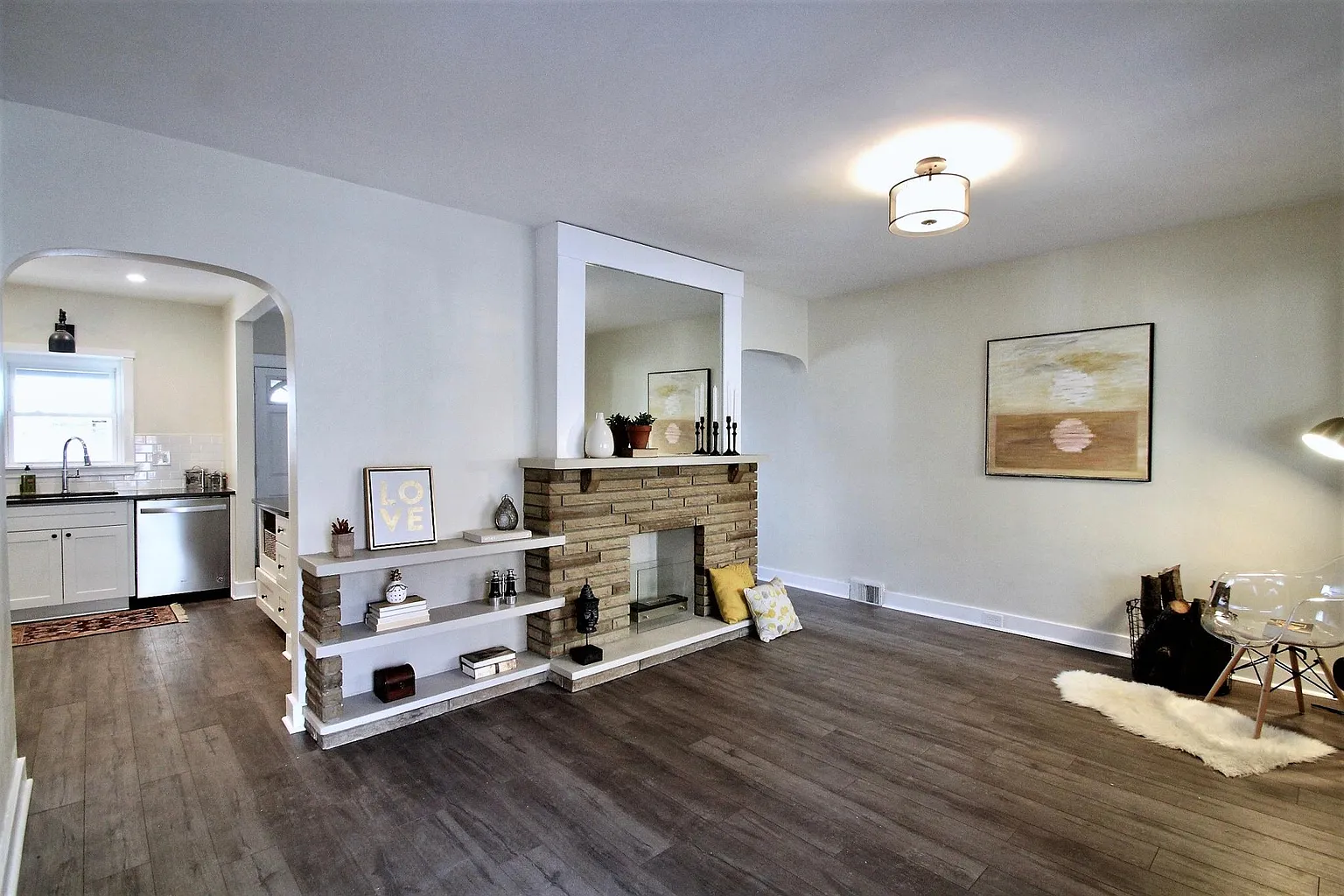 302 Kathleen St photo 1