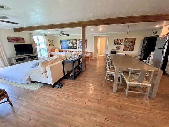 4th image of 1106 W Canal Dr
