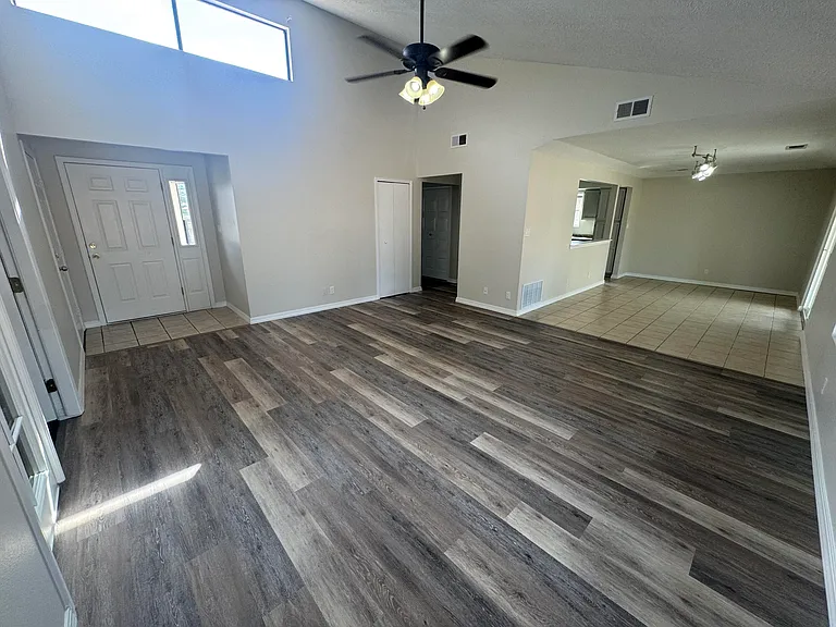 4765 Limestone Dr NE — Photo 5