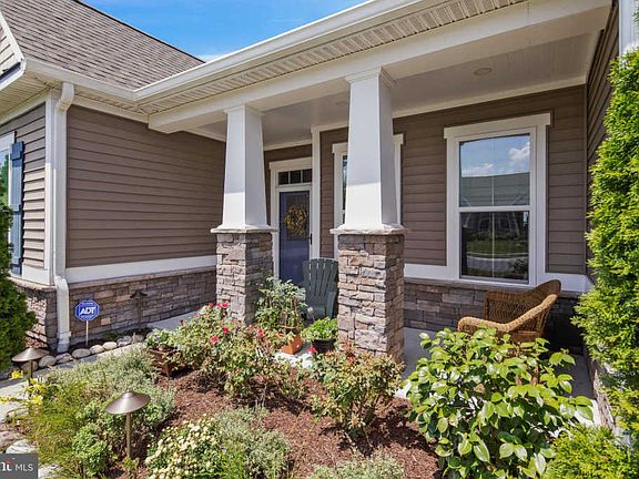 5th image of 34044 Beaufort Ln