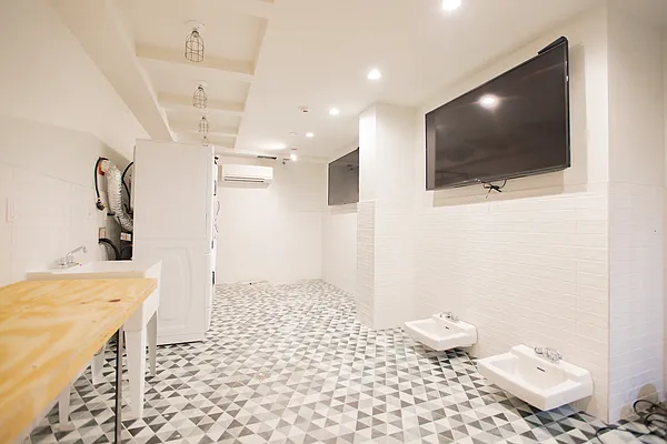 Rented by Keren Capital Group, LLC | media 53