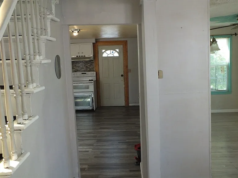 241 Tyler St — Photo 7