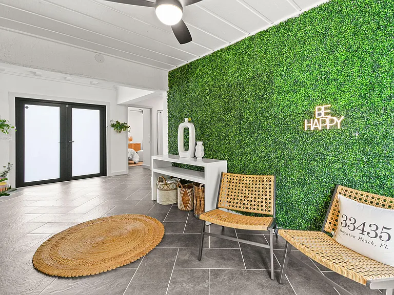 630 NE 15th Pl — Photo 16