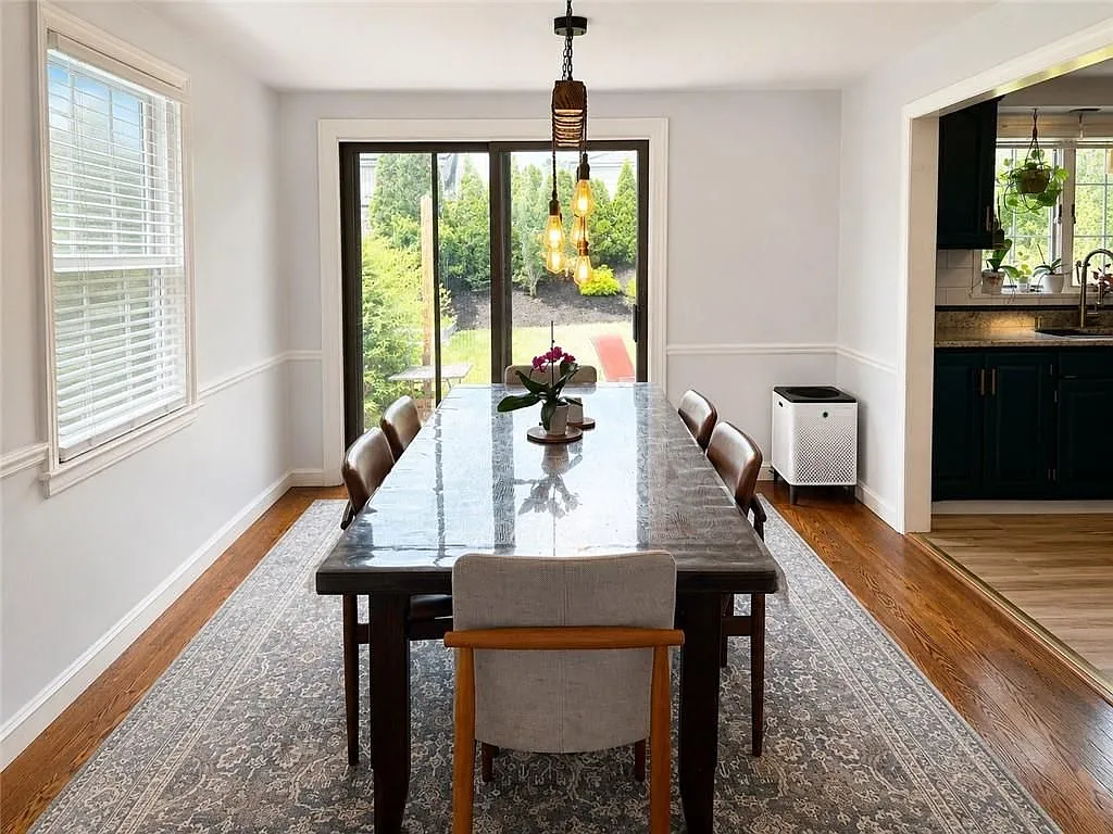 4 bed, 3.0 bath, 1738 sqft, $4,000 — Photo 4