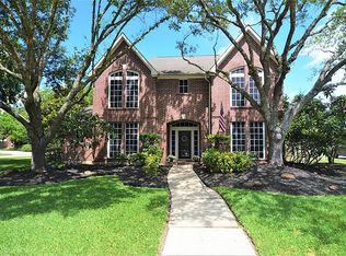 108 Lakeview Cir, Friendswood, TX 77546