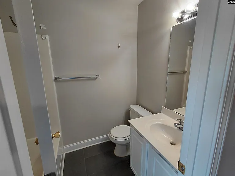 300 Hampton Forest Dr — Photo 32