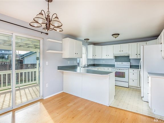 4th image of 16229 Curry Ct SE