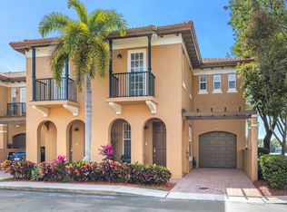 6893 Julia Gardens Dr, Coconut Creek, FL 33073