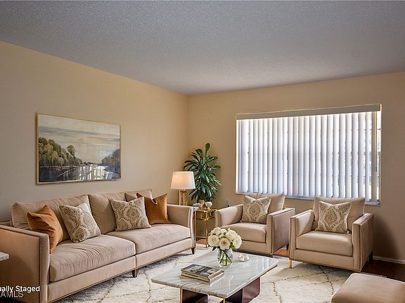 2nd image of 857 Courtington Ln #4