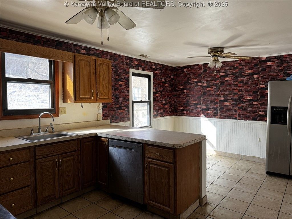 Apartment in Nitro, Kanawha - More