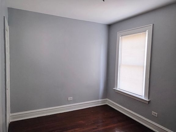 5th image of 9215 S Blackstone Ave