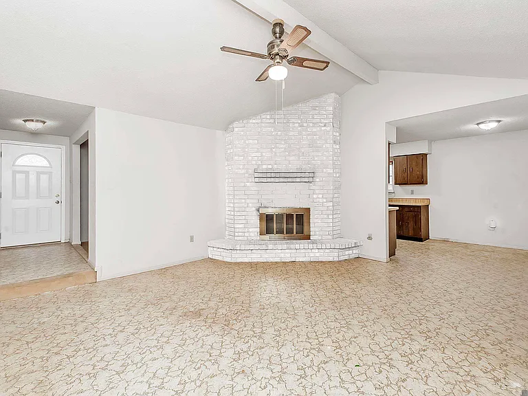 2417 Tattersall Dr — Photo 3
