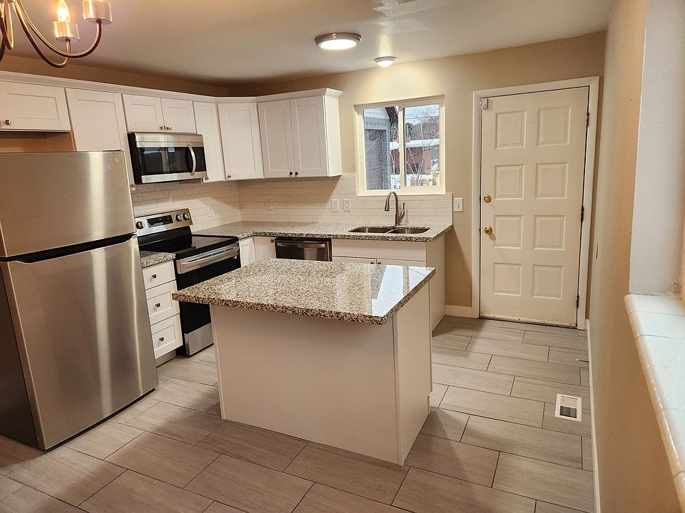 1st image of 2114 E Donegal Cir