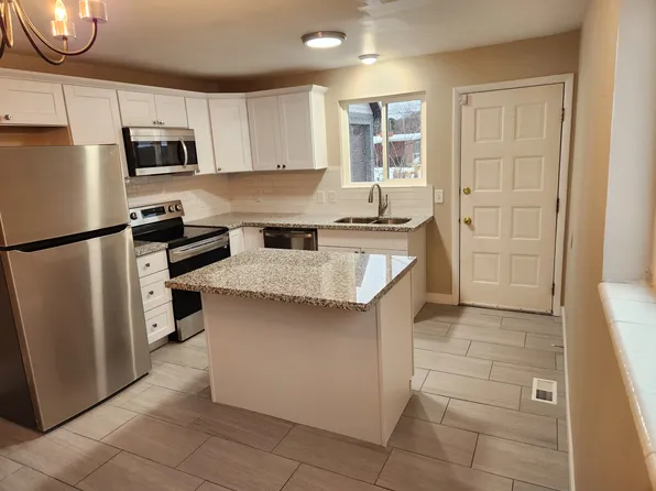 2114 E Donegal Cir, Salt Lake City, UT 84109