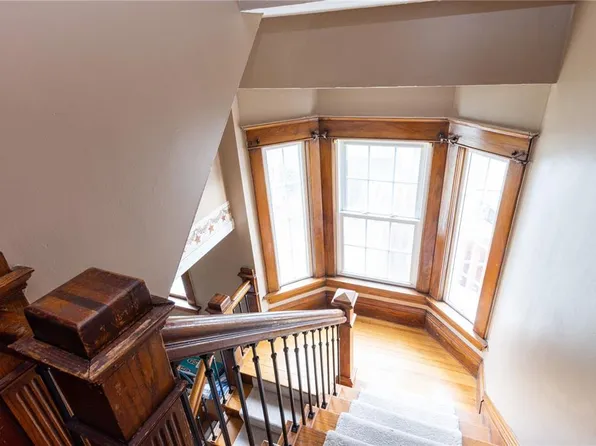 1727 B Ave NE, Cedar Rapids, IA 52402