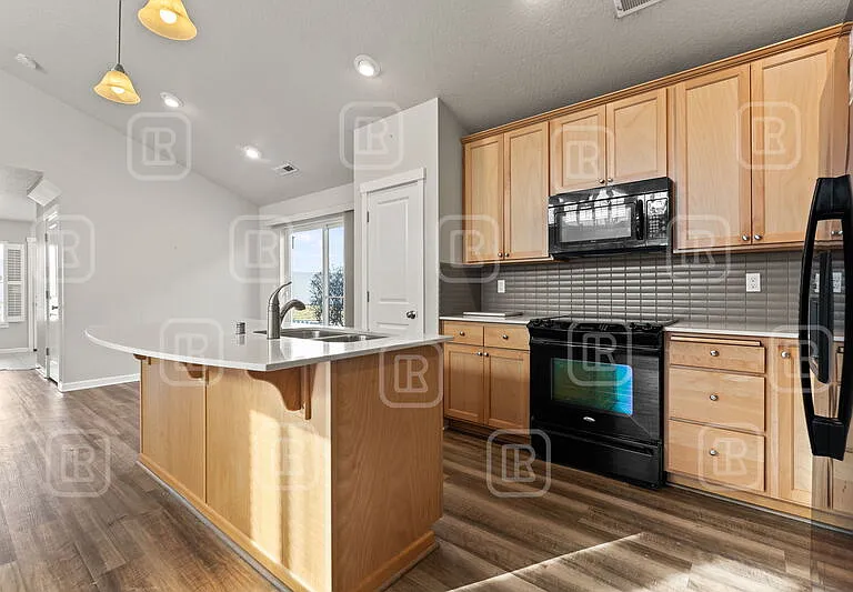2211 N Oakland Ln — Photo 18