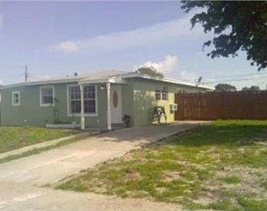 4th image of 121 NE 17th Ave