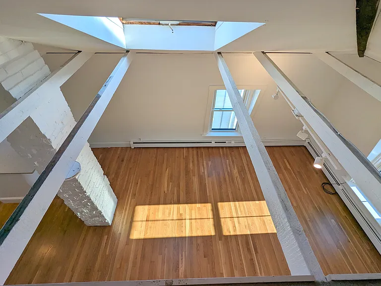 19 Howe St #3 — Photo 19