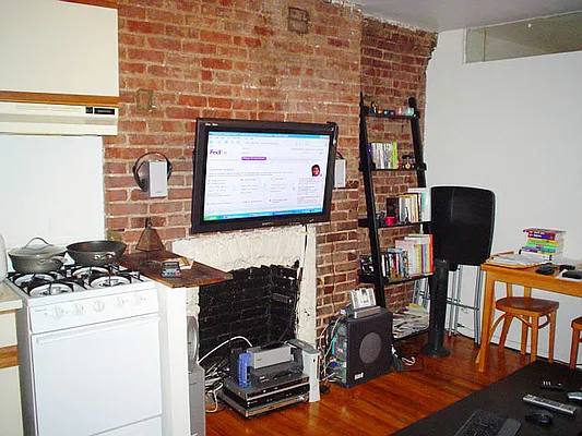 Rented by Chartwell Manhattan Realty | media 15