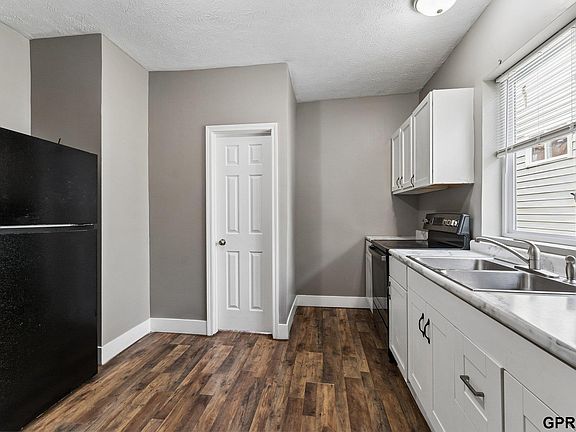 5th image of 3010 Seward St