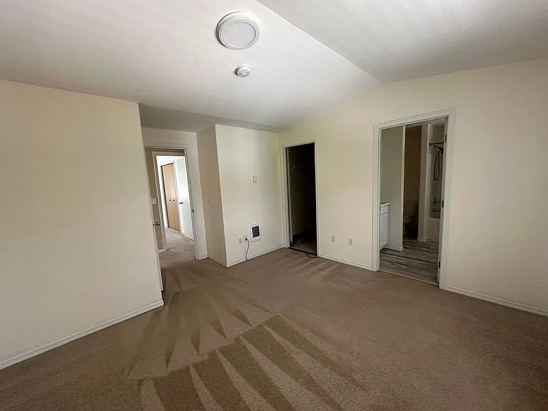 18524 Woodside Dr SE — Photo 9