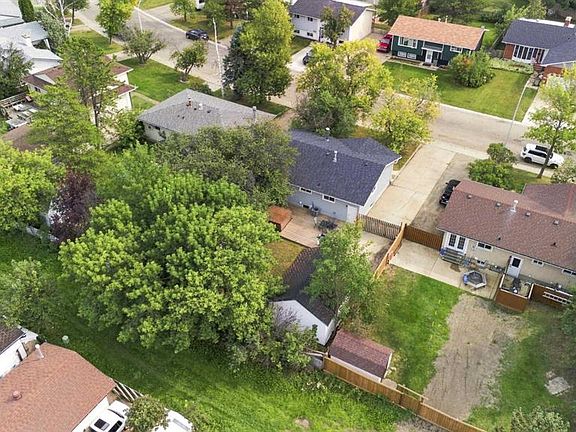 4th image of 9822 SE 80th Ave