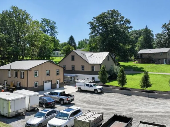 701 Georgetown Rd, Ronks, PA 17572