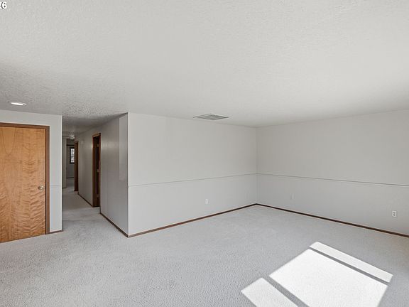 5th image of 2070 Hayes St