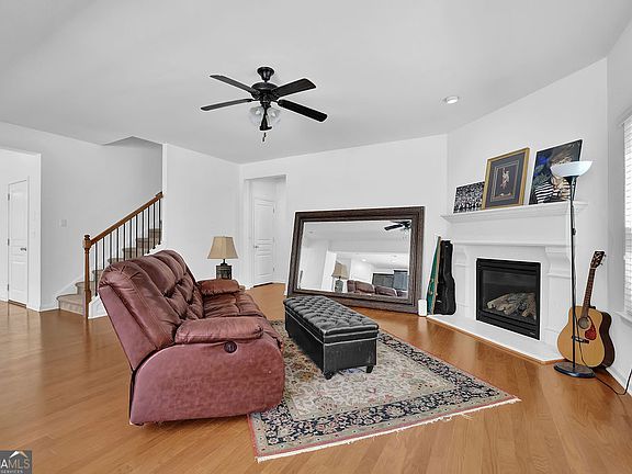 3rd image of 7245 Rocking Horse Ln